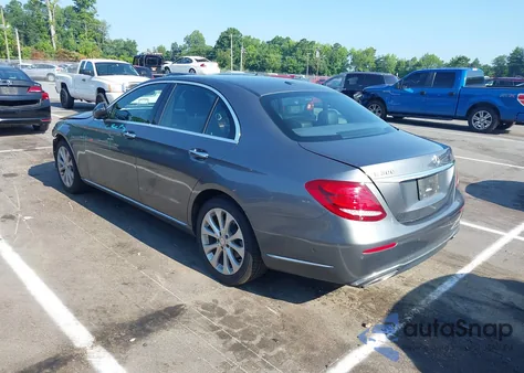 2017 Mercedes-Benz E 300 z USA, uszkodzony, nr VIN WDDZF4JB5HA175434